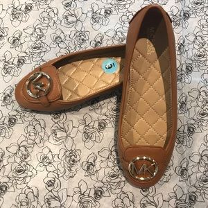 Micheal Kors loafers driving moccasins flats